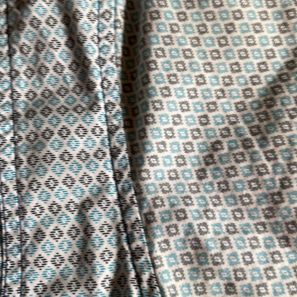 Prana button down. Like new- Large - Picture 3 of 4